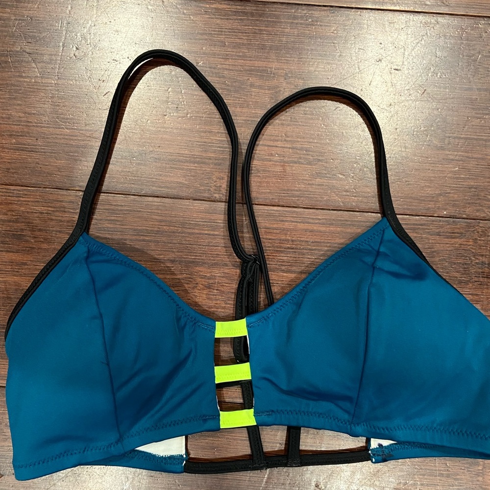 Swim top with support
